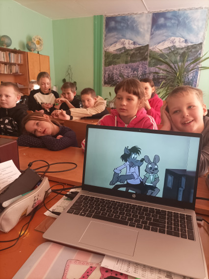 «Золотая коллекция» показ кинофильмов и мультфильмов..